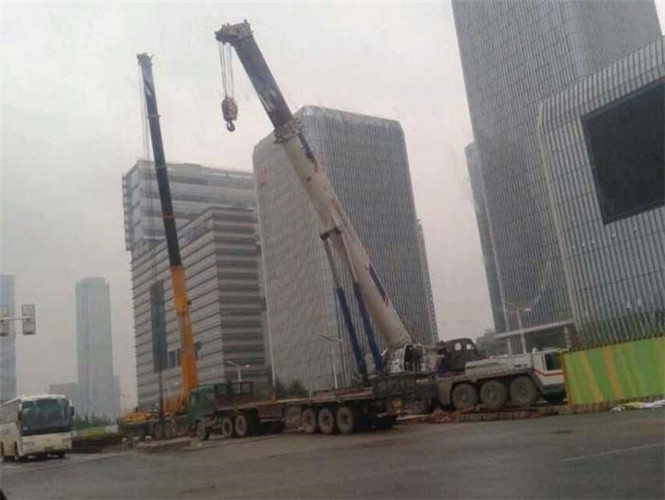 芒市25吨吊车能吊多重设备？